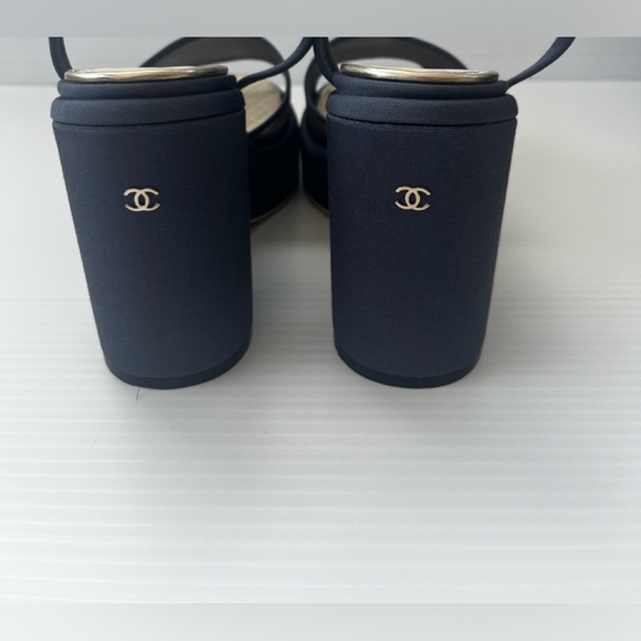 Chanel platform sandal, US size 8, Eggplant/Gray color, never been worn - Picture 2 of 8